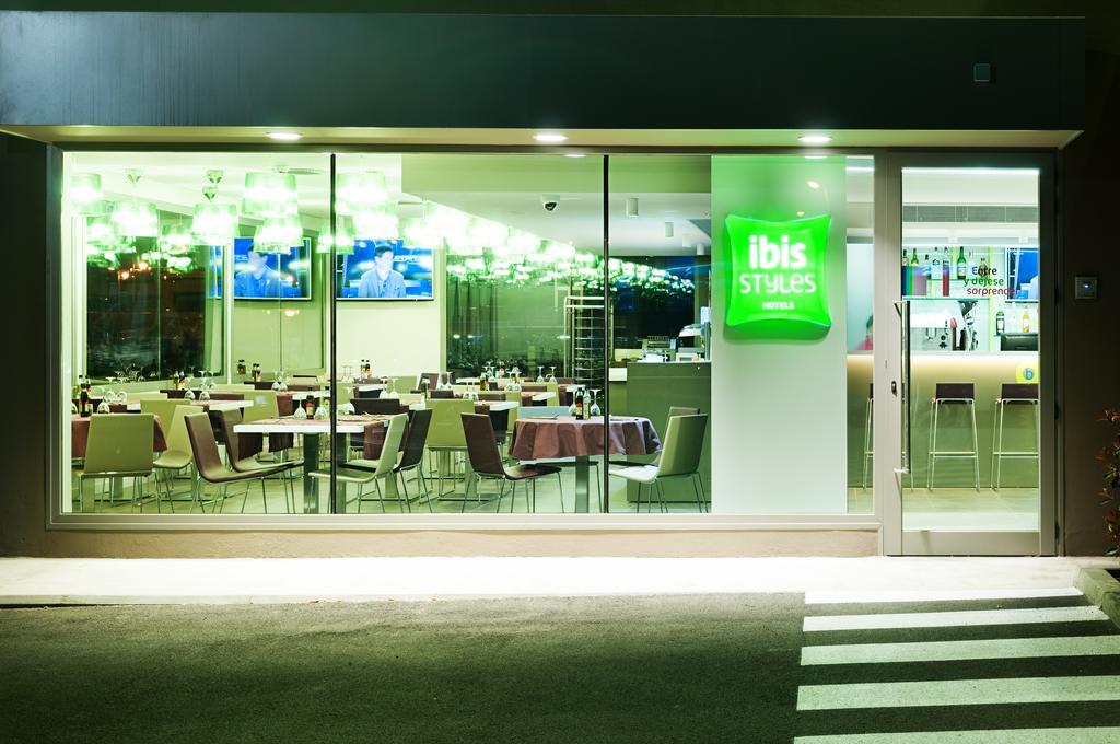 Hotel Ibis Styles Lleida Torrefarrera מראה חיצוני תמונה