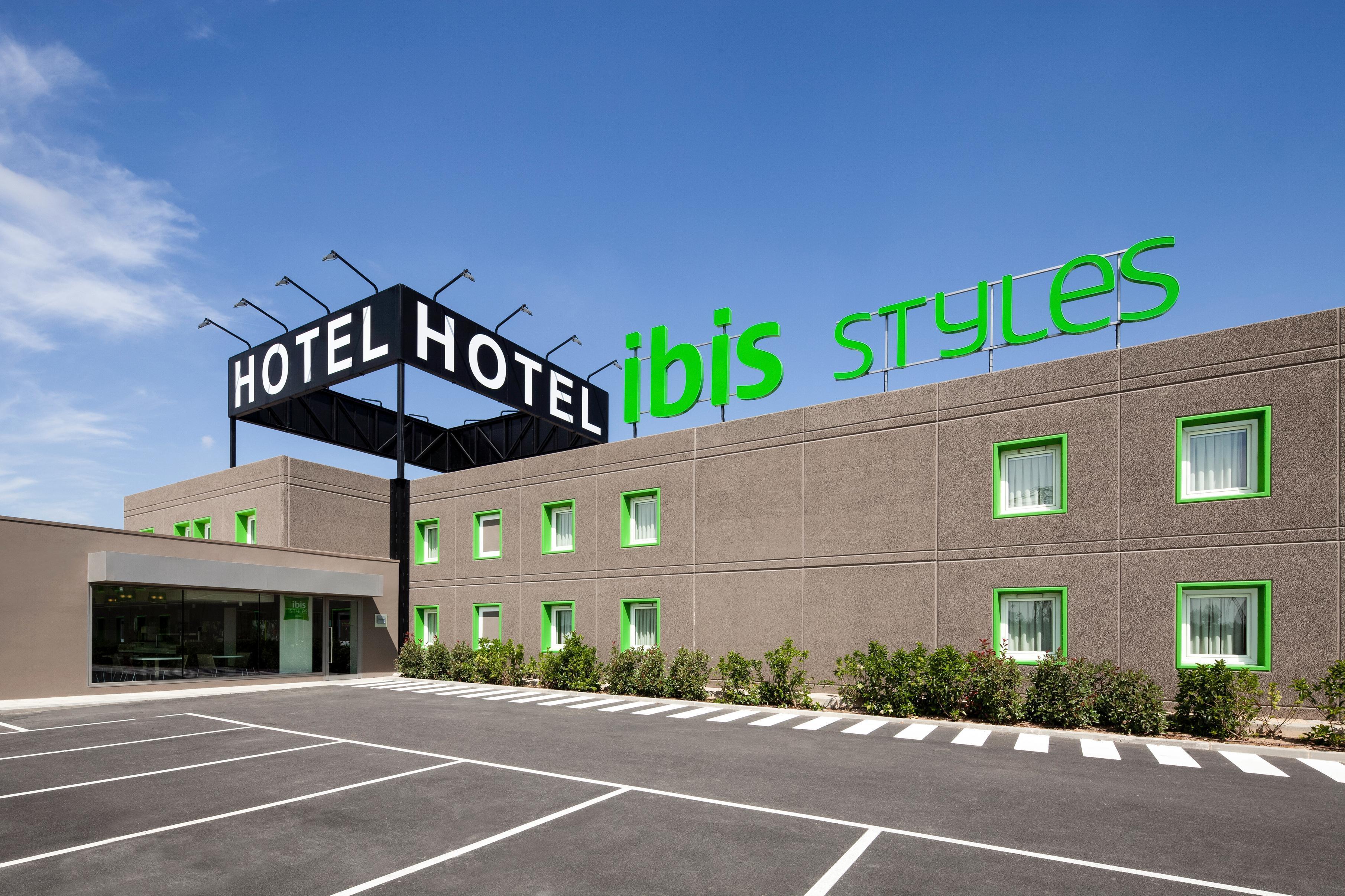 Hotel Ibis Styles Lleida Torrefarrera מראה חיצוני תמונה