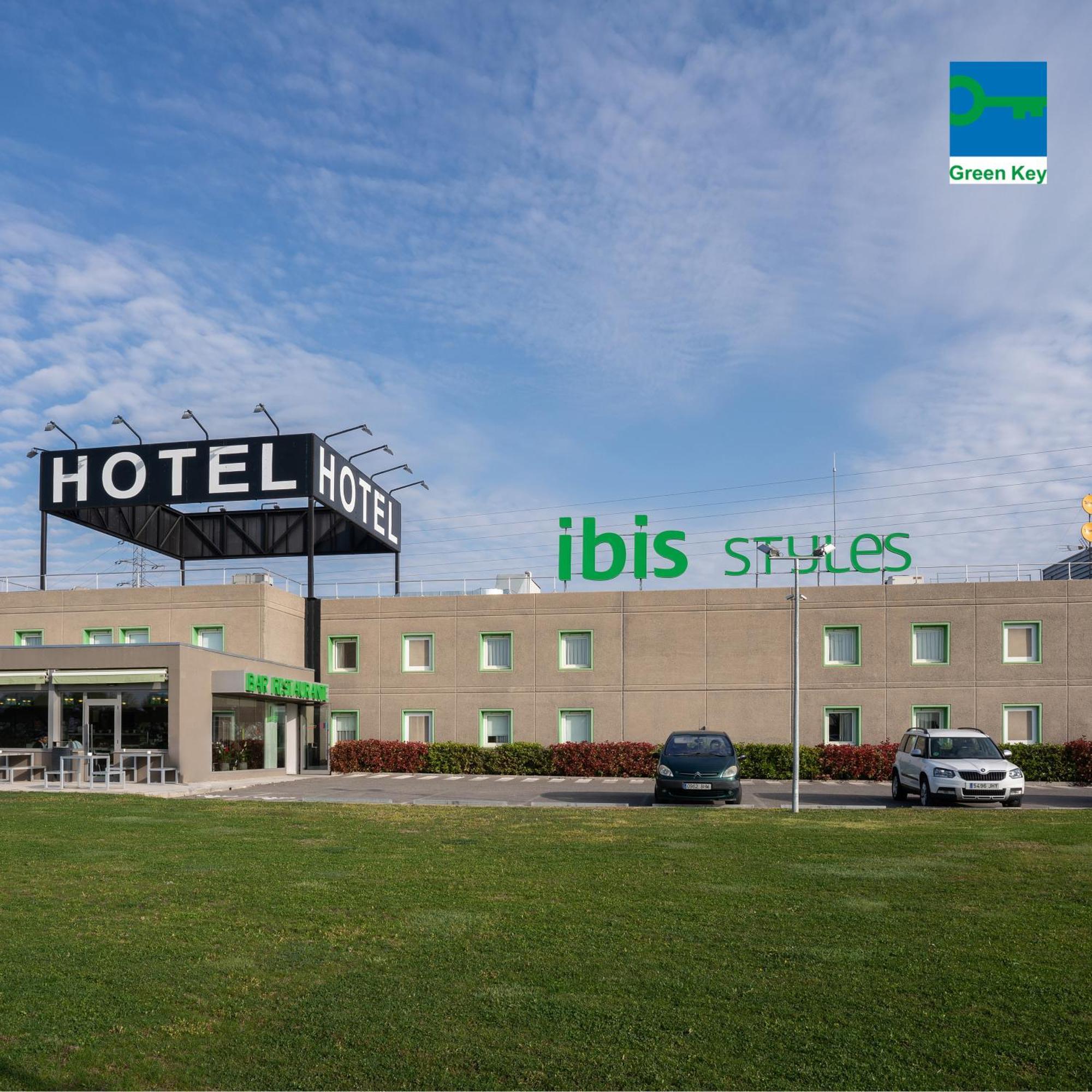 Hotel Ibis Styles Lleida Torrefarrera מראה חיצוני תמונה